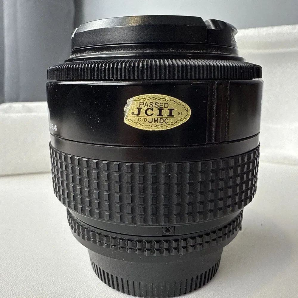 Nikon AF NIKKOR 35-70mm Macro f/3.3-4.5 Autofocus Camera Lens w/Box Caps Papers